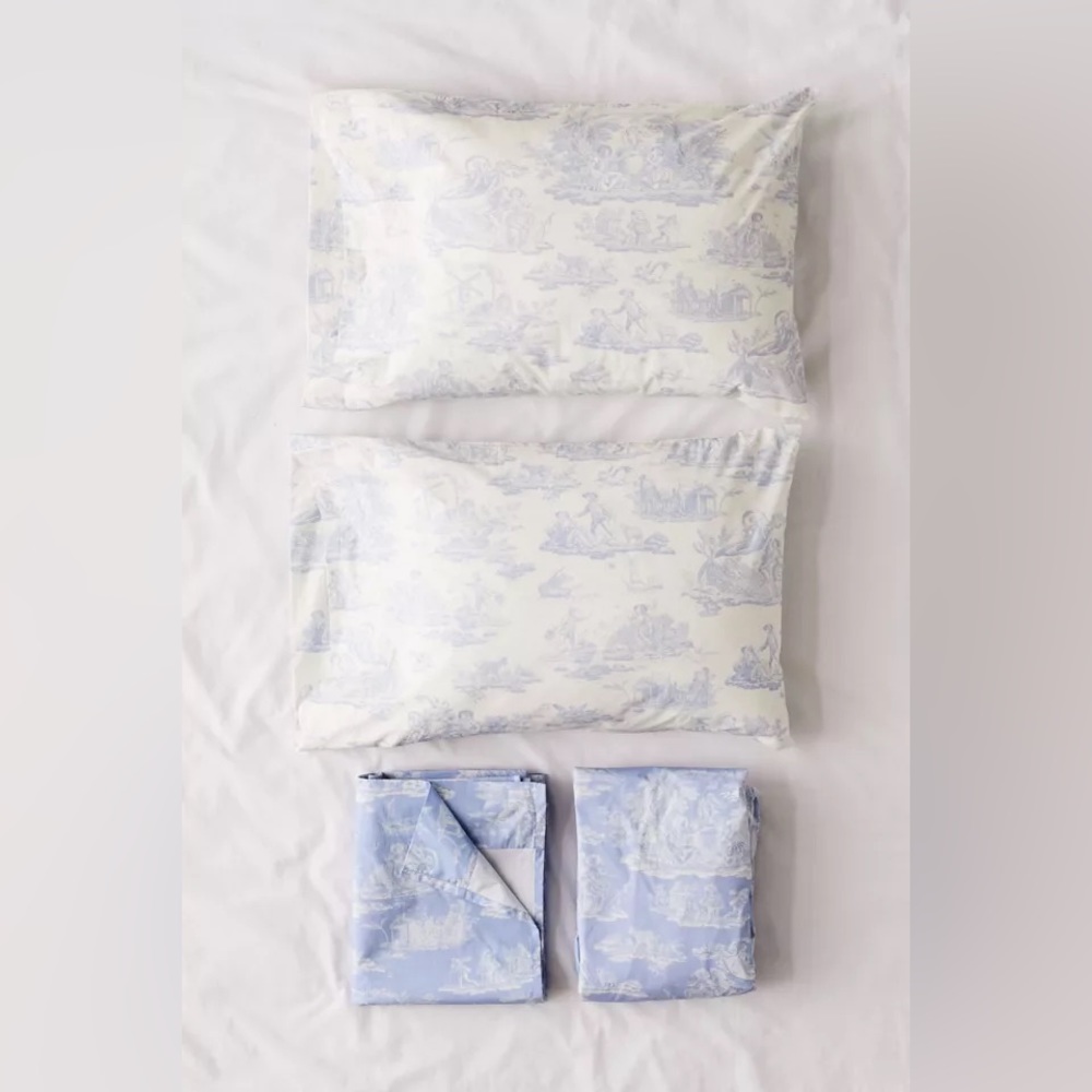 Laura Ashley UO Queen Sheet Set, RARE!